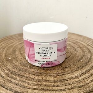 Victoria's Secret Pomegranate & Lotus Exfoliating Body Scrub - Pink